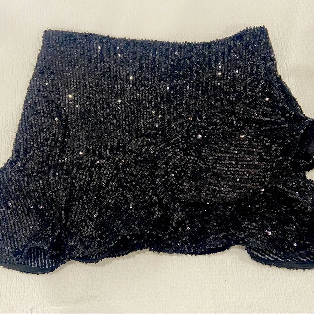 Sequin black mini skirt - Picture 2 of 3